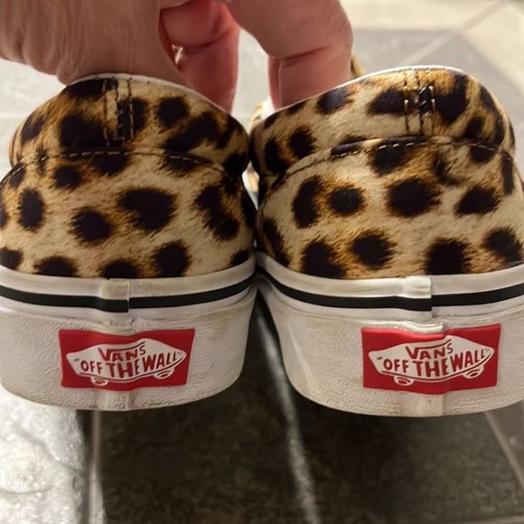 Vans Classic Slip-on lifestyle Leopard Print Skate women’s size 7. - Picture 5 of 7